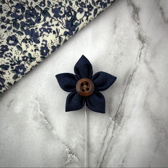 Men’s Ditsy Style Navy Floral Tie & Lapel Flower - Picture 2 of 2